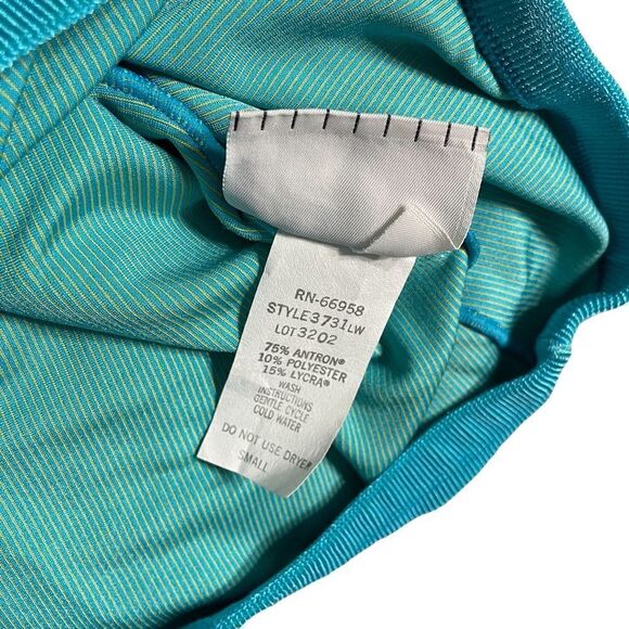 Shiny Teal ‘Softouch Sport’ Ribbed Crop tank - Picture 8 of 9